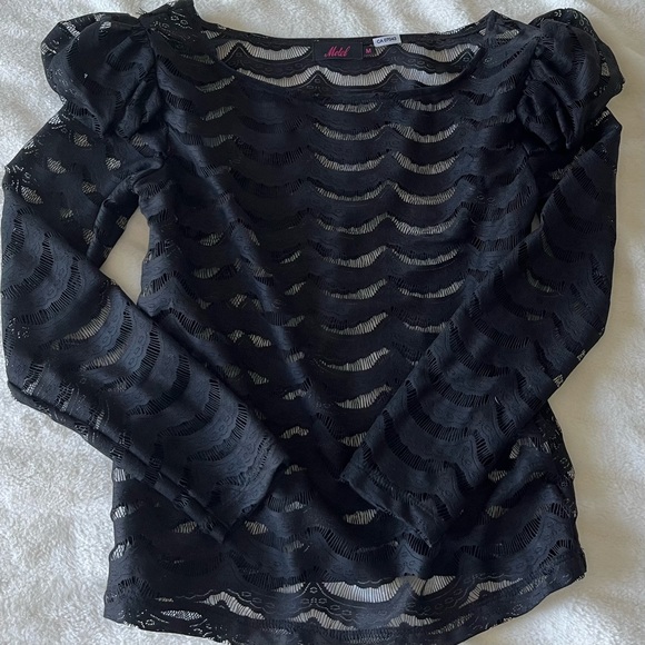 BUNDLE OF 3 BLACK TOPS 🖤🖤🖤 - Picture 4 of 14